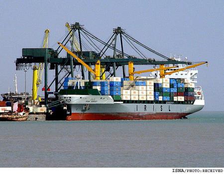 پهلوگیری دو کشتی ۱۰۰ هزار تنی کالای اساسی در بندر امام